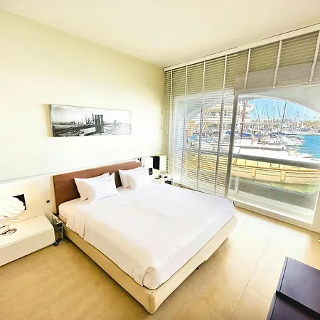 New Waterfront Gem W Rooftop Pool-puerto Marina Apartment *
